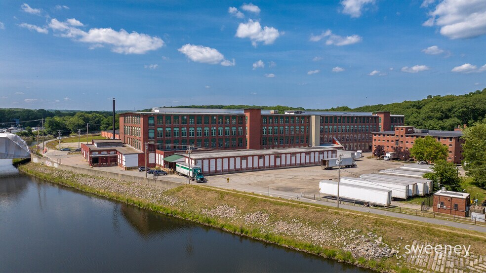 159 Singleton St, Woonsocket, RI for lease - Building Photo - Image 2 of 10