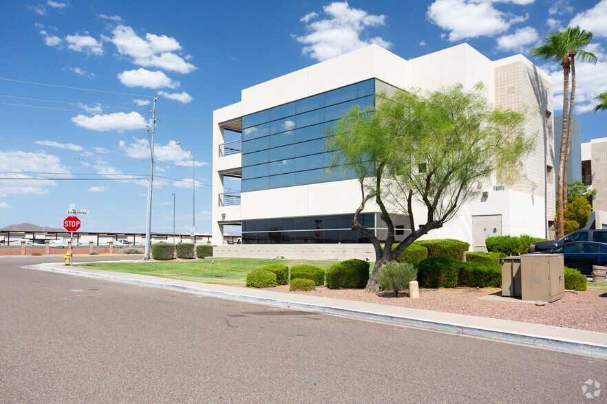 1 W Deer Valley Rd, Phoenix, AZ à louer - Photo du bâtiment - Image 3 de 14