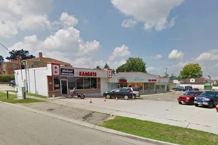 7625-7641 Colerain Ave, Cincinnati, OH for lease - Building Photo - Image 2 of 3