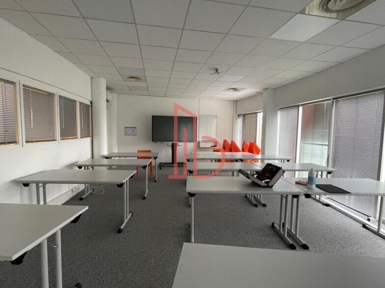 Office in Mérignac for lease - Interior Photo - Image 3 of 6