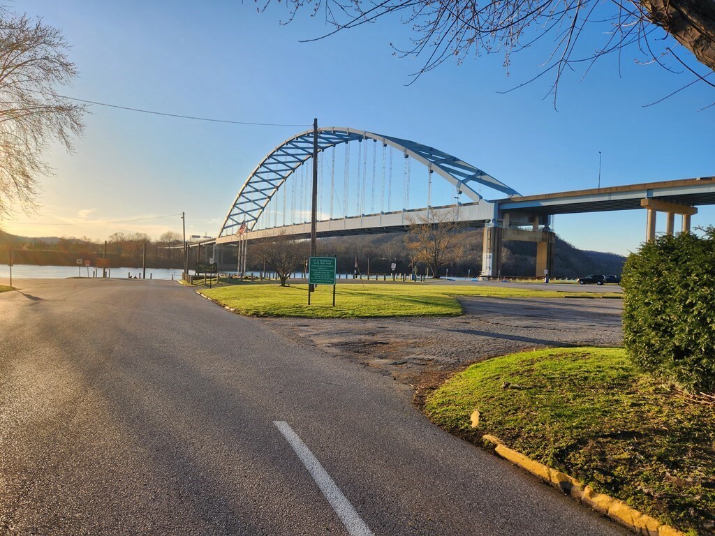 107 13th St, Moundsville, WV à vendre Photo du bâtiment- Image 1 de 14