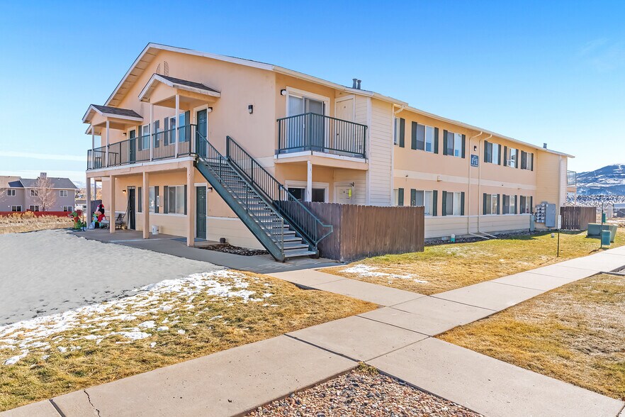 1041 W 24th St, Rifle, CO à vendre - Photo du bâtiment - Image 2 de 24