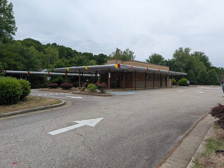 200 Floyd Thompson Blvd, Hampton, VA à louer - Photo du bâtiment - Image 2 de 26