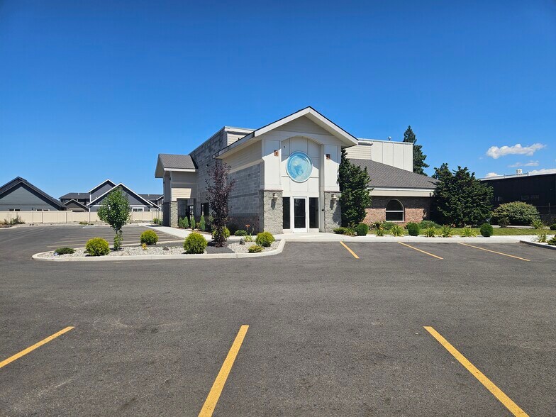 675 W Capstone Ct, Hayden, ID à louer - Photo du bâtiment - Image 1 de 1
