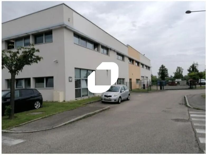 Office in Saint-Priest for lease - Building Photo - Image 1 of 322