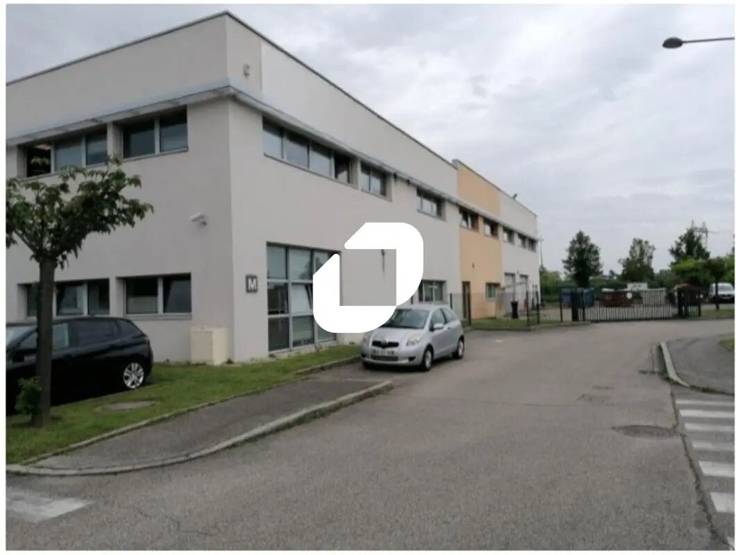 Office in Saint-Priest for lease Building Photo- Image 1 of 323