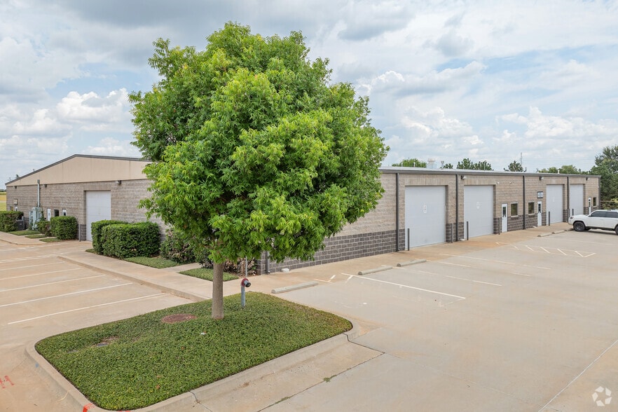 7304 NW 164th St, Edmond, OK for sale - Building Photo - Image 2 of 10