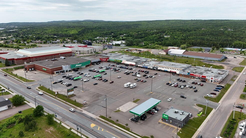 634 Reeves St, Port Hawkesbury, NS à louer - Photo du bâtiment - Image 1 de 5