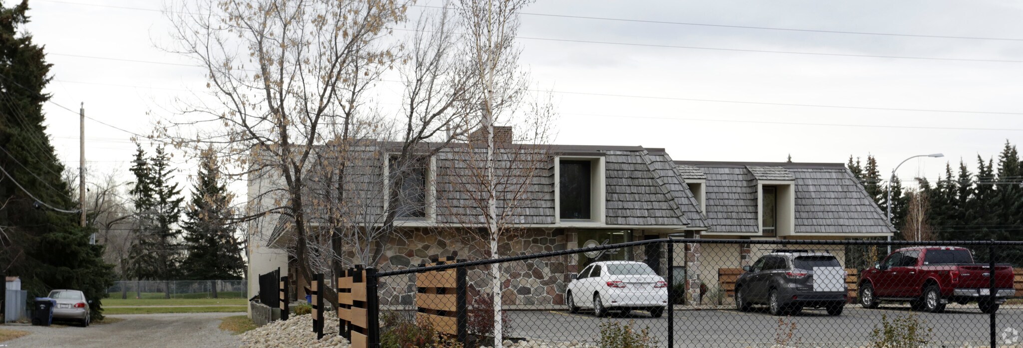 6620 Crowchild Trl SW, Calgary, AB for sale Primary Photo- Image 1 of 1