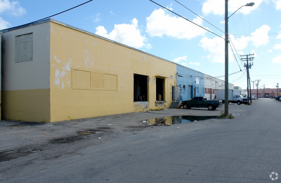 1435-1495 E 11th Ave, Hialeah, FL for lease - Building Photo - Image 3 of 9