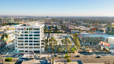 11340 W Olympic Blvd, Los Angeles, CA à louer Photo du b timent- Image 1 de 8