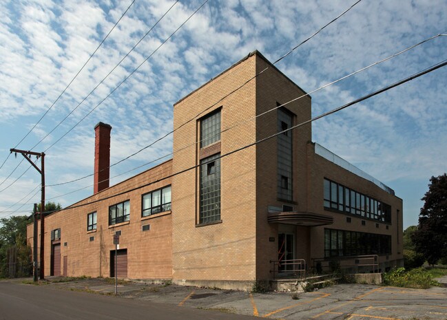Plus de détails pour 400 Clinton St, Fayetteville, NY - Industriel à louer