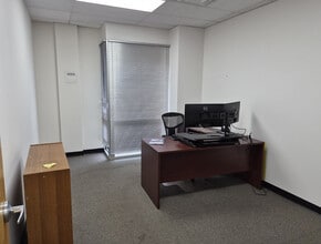7118 Geoffrey Way, Frederick, MD for lease Interior Photo- Image 2 of 4