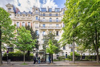 Plus de détails pour Multi-résidentiel à vendre