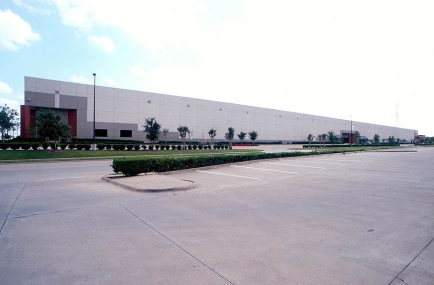 1700 Summit Ave, Plano, TX à louer - Photo du bâtiment - Image 3 de 15