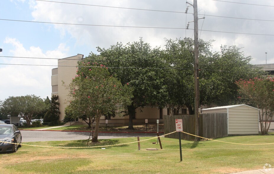 4740 S I-10 Service Rd W, Metairie, LA à louer - Photo du bâtiment - Image 2 de 2