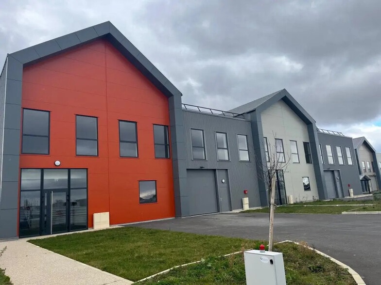 9 Rue Transversale, Gennevilliers for lease - Building Photo - Image 2 of 28