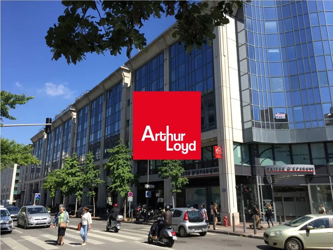 Office in Marseille for sale Primary Photo- Image 1 of 3