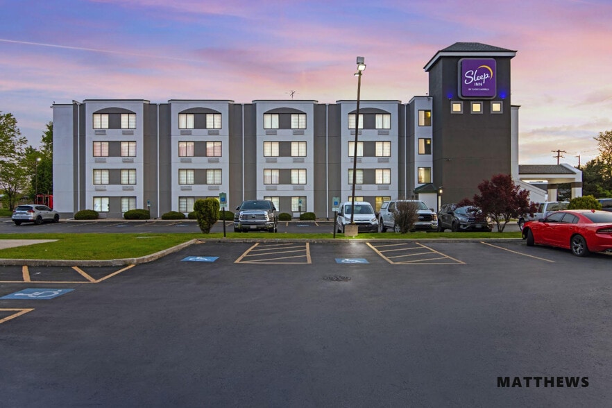 Choice Portfolio portfolio of 2 properties for sale on LoopNet.ca - Building Photo - Image 3 of 5