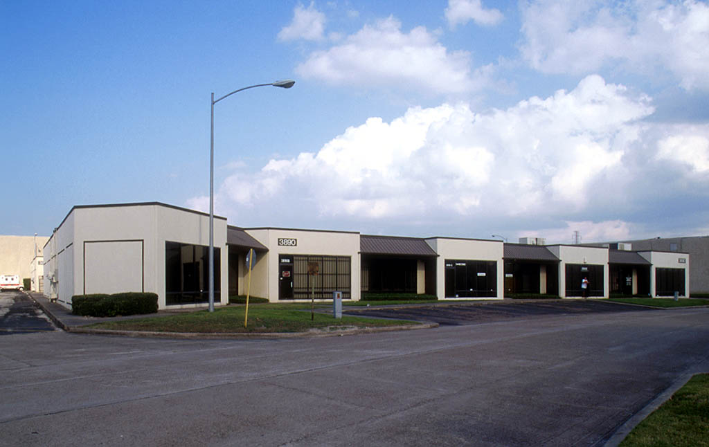 3890 North Fwy, Houston, TX à louer Photo du bâtiment- Image 1 de 6