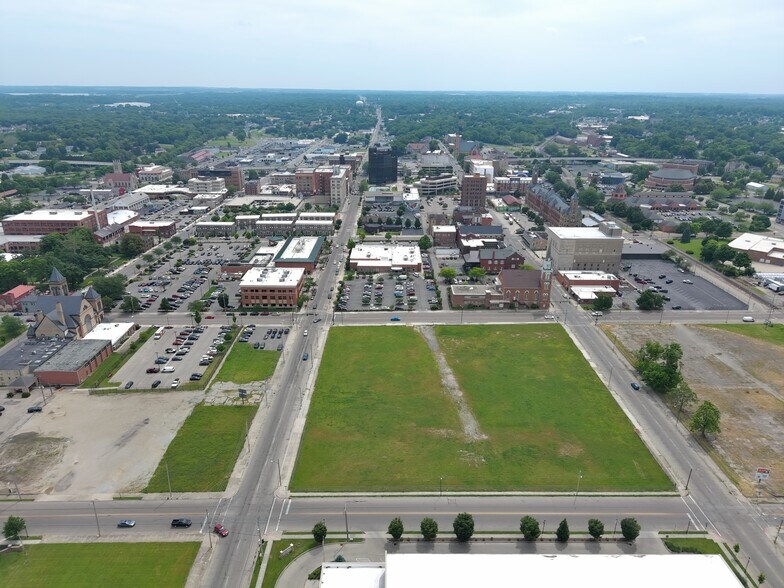 325 W Columbia St, Springfield, OH à vendre - Photo du bâtiment - Image 2 de 8