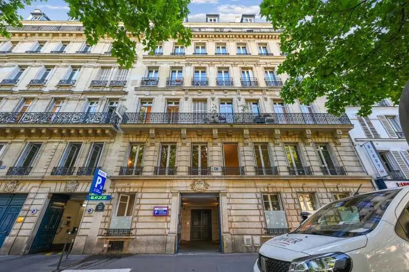 Office in Paris for lease - Building Photo - Image 1 of 5