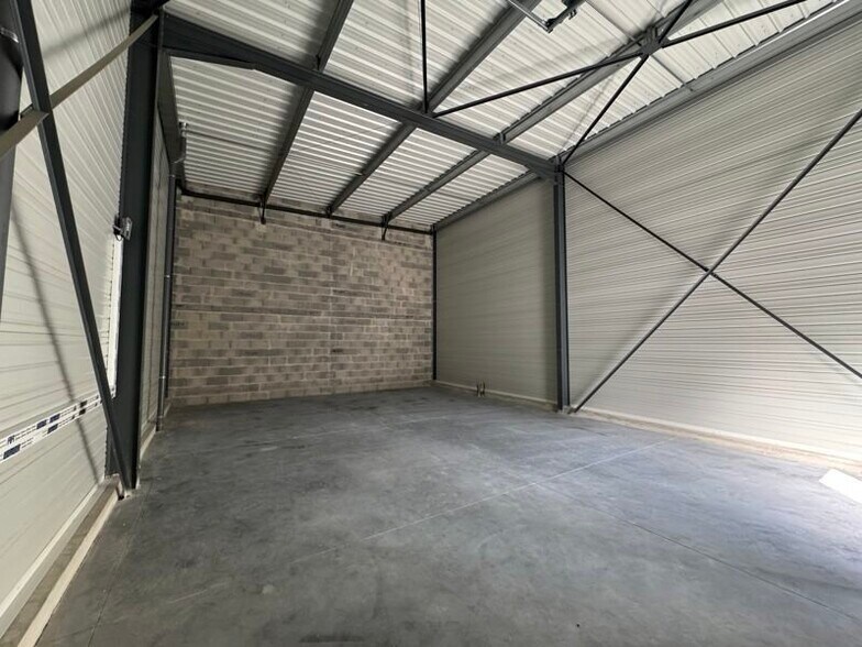 Flex dans Bassens à louer - Photo du bâtiment - Image 3 de 7