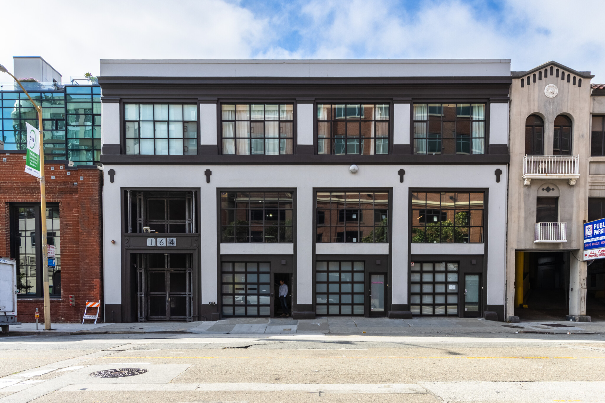 164 Townsend St, San Francisco, CA for lease Building Photo- Image 1 of 7