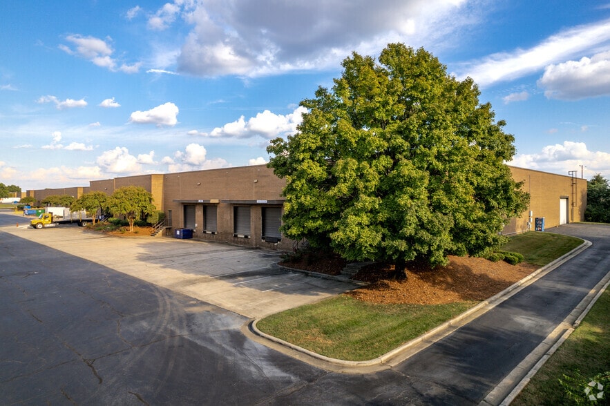 11517 Cordage St, Charlotte, NC for lease - Building Photo - Image 3 of 6