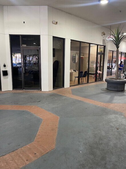 2901 N 10th St, McAllen, TX à louer - Photo du bâtiment - Image 3 de 7