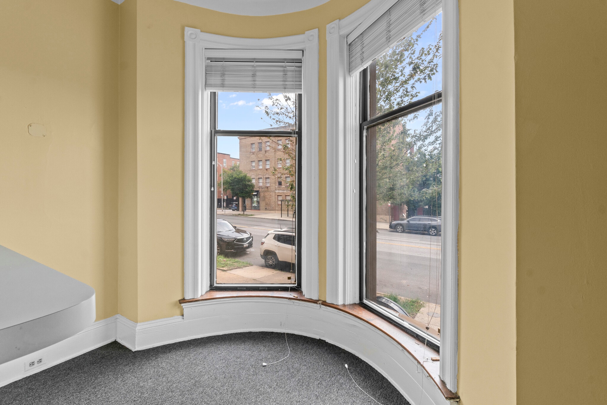 28 E 25th St, Baltimore, MD for lease Interior Photo- Image 1 of 10