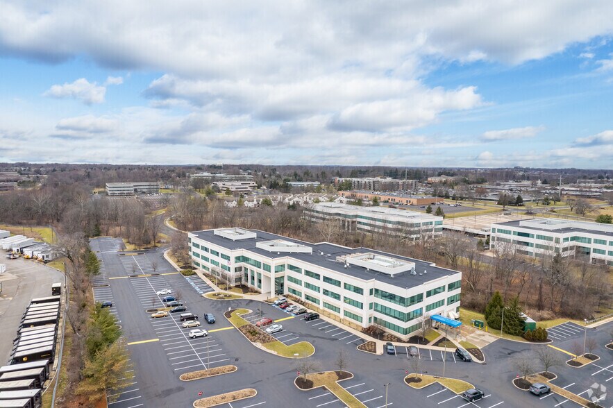 4 Walnut Grove Dr, Horsham Township, PA à louer - Aérien - Image 2 de 4