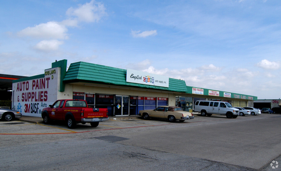 1016 Lavon Dr, Garland, TX for lease - Primary Photo - Image 1 of 3