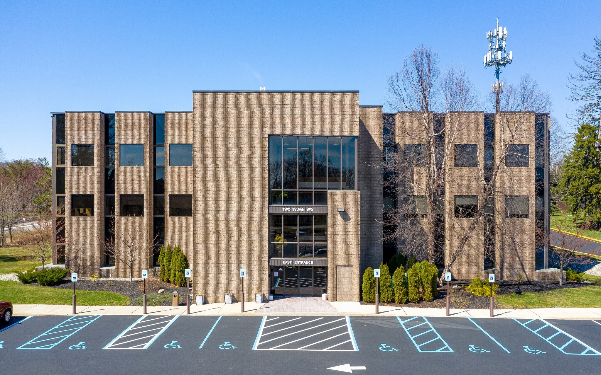 2 Sylvan Way, Parsippany, NJ à louer Photo du bâtiment- Image 1 de 4