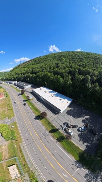 239 Northern Blvd, Clarks Summit, PA for lease - Building Photo - Image 2 of 16