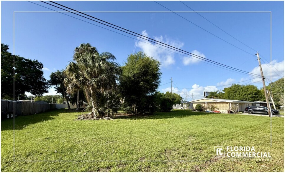 371 Smallwood Ave, Fort Pierce, FL à vendre - Photo principale - Image 1 de 34