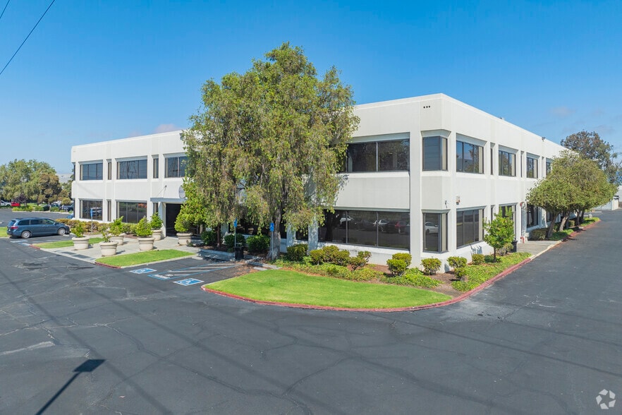 42840 Christy St, Fremont, CA for lease - Building Photo - Image 2 of 8