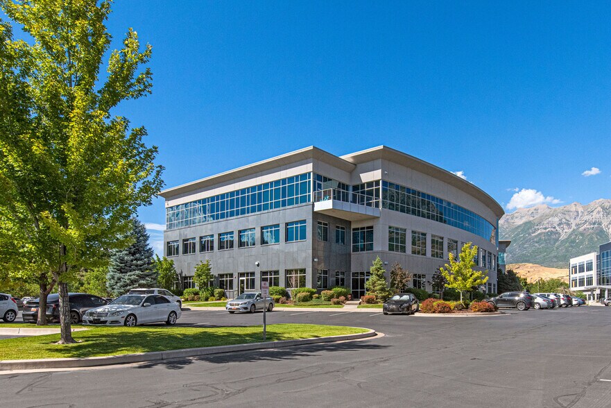 4931 N 300 W, Provo, UT à louer - Photo du bâtiment - Image 3 de 33