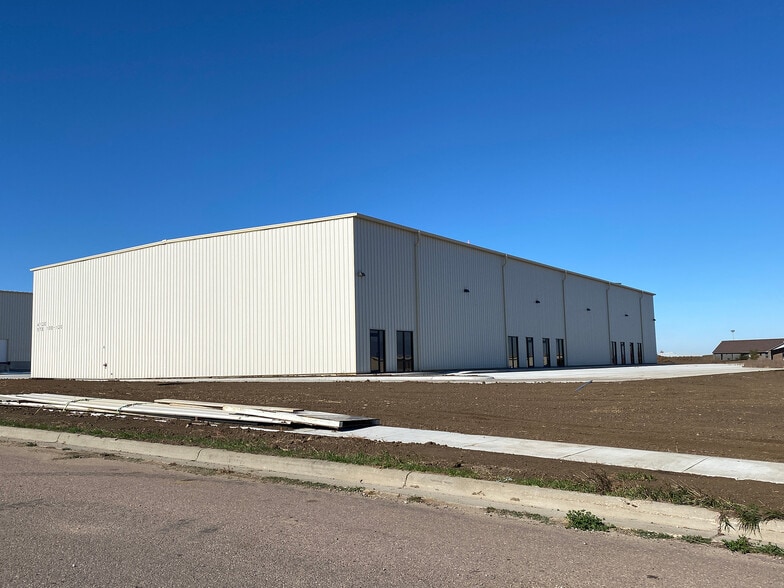 4100 E Producer Ln, Sioux Falls, SD for lease - Building Photo - Image 1 of 6