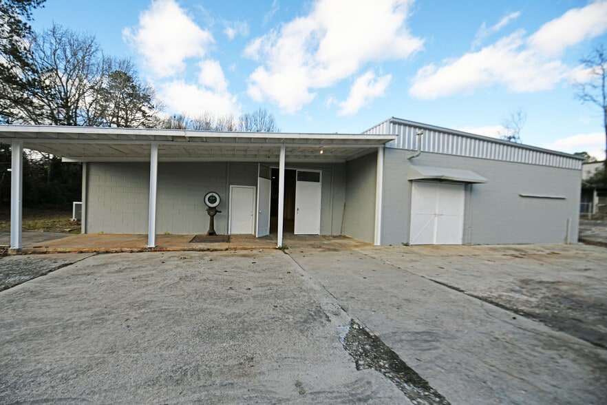 205-207 Ginn St, Greenwood, SC for sale - Building Photo - Image 2 of 12