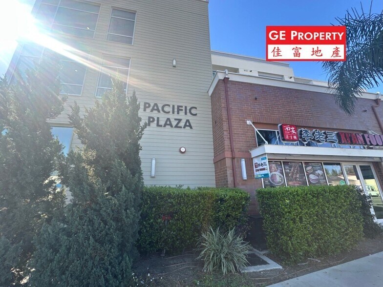 56 E Duarte Rd, Arcadia, CA à louer - Photo du bâtiment - Image 2 de 14