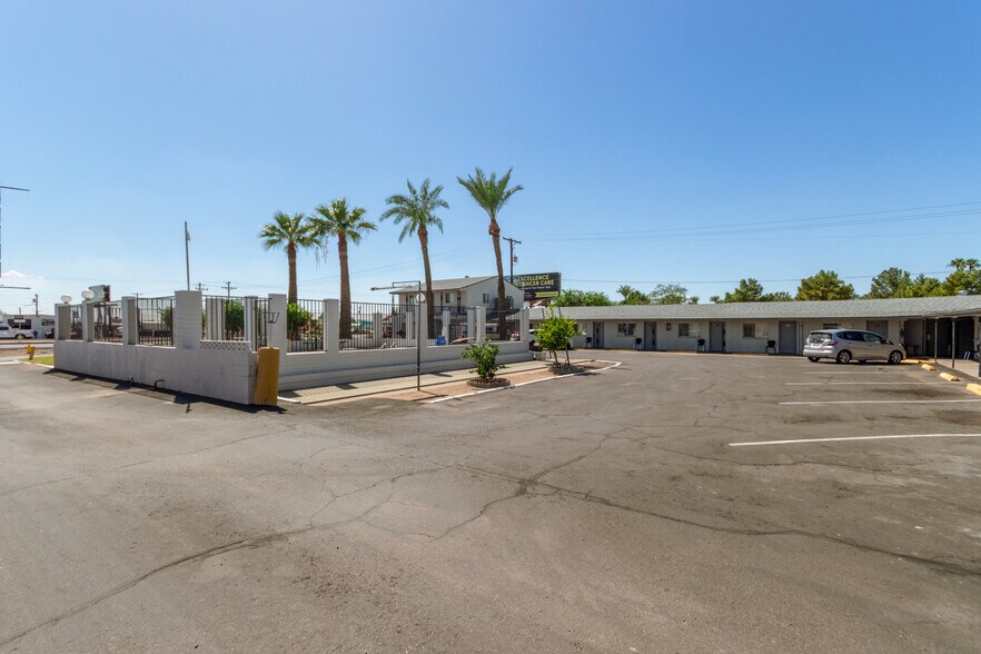 8008 E Main St, Mesa, AZ à vendre - Photo du bâtiment - Image 3 de 121