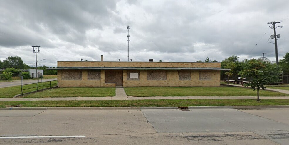 1900 E Holland Ave, Saginaw, MI à vendre - Photo du bâtiment - Image 1 de 43