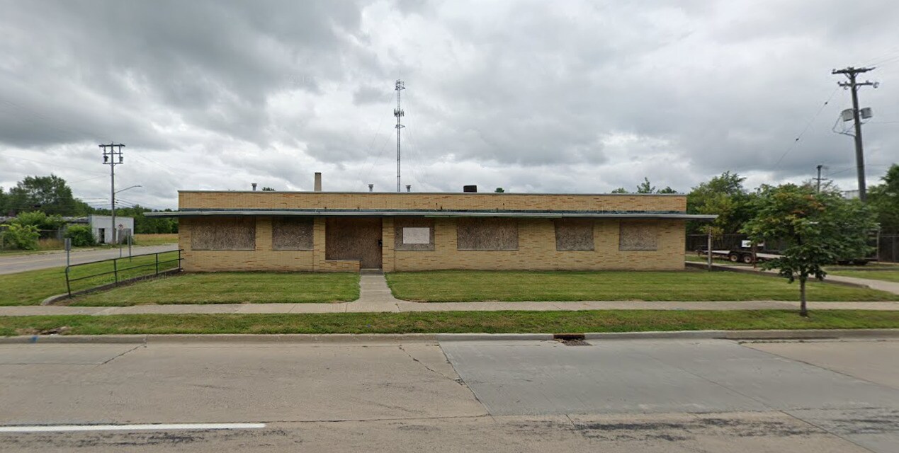1900 E Holland Ave, Saginaw, MI à vendre Photo du bâtiment- Image 1 de 44
