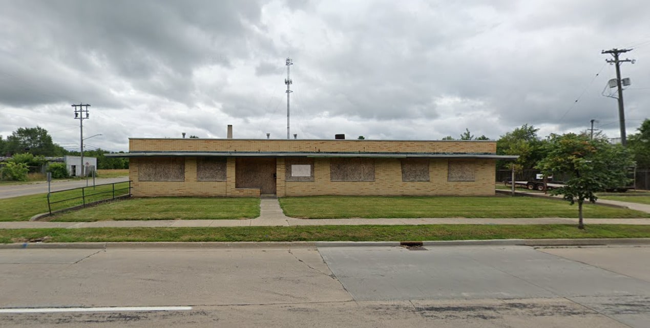 1900 E Holland Ave, Saginaw, MI à vendre Photo du bâtiment- Image 1 de 44