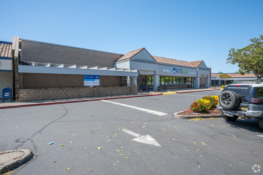 7800-8010 Gerber Rd, Sacramento, CA for lease - Building Photo - Image 1 of 19