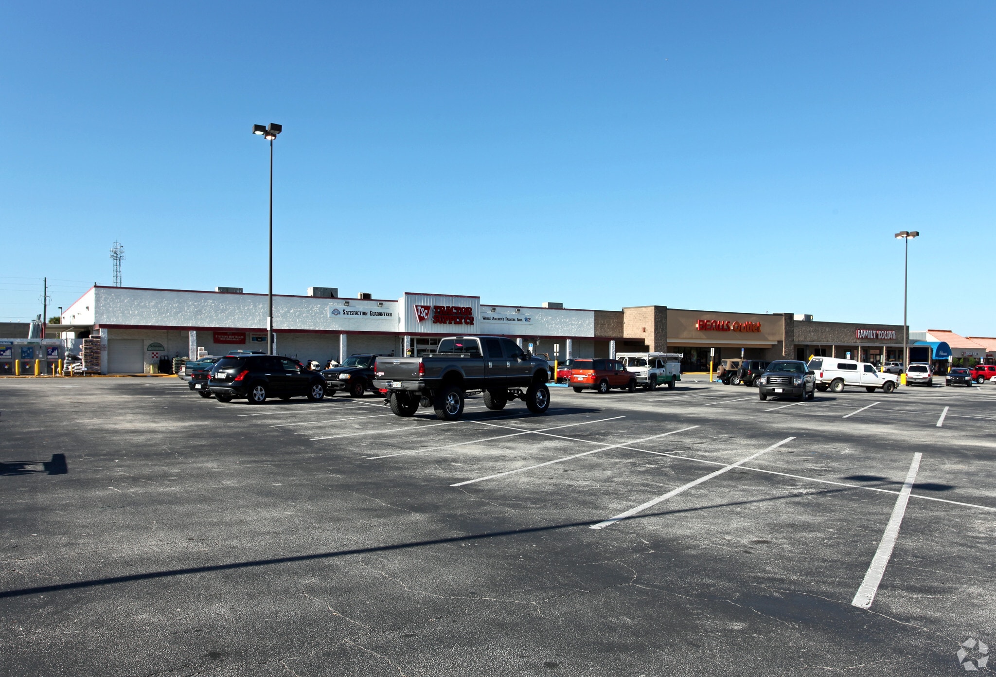 200 W Ardice Ave, Eustis, FL for lease Primary Photo- Image 1 of 3