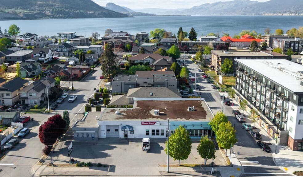 351 Westminster Av W, Penticton, BC à vendre - Photo du bâtiment - Image 3 de 4