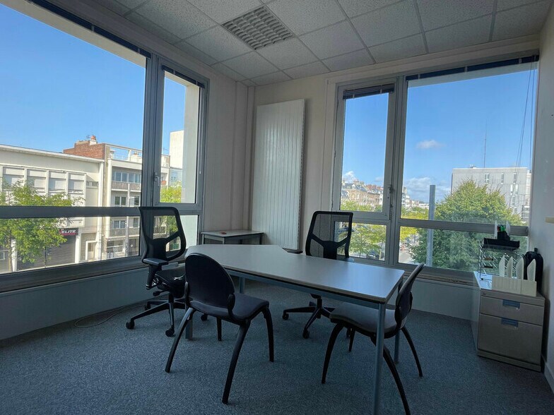 Office in Le Havre for lease - Interior Photo - Image 1 of 3