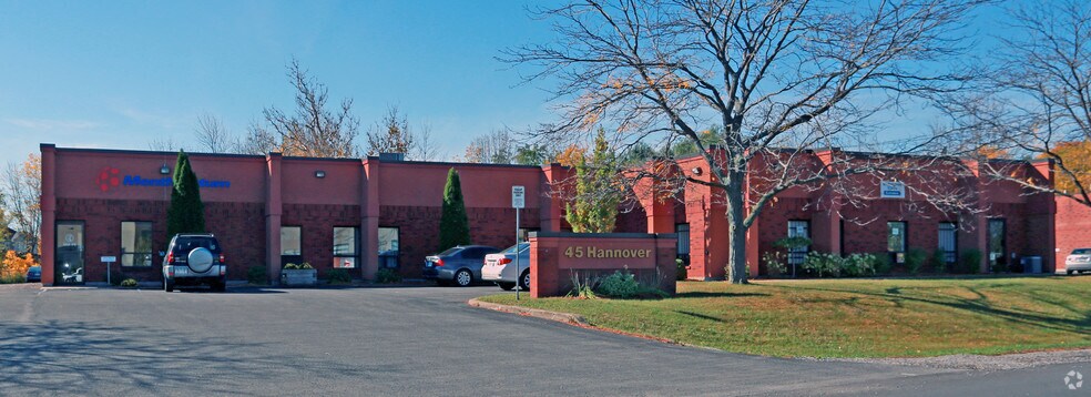 45 Hannover Dr, St Catharines, ON à louer - Photo principale - Image 1 de 2